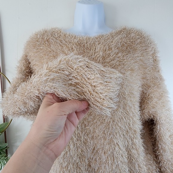 Wild Fable Gold Long Sleeve Fuzzy Sweater Size XS - Picture 4 of 9